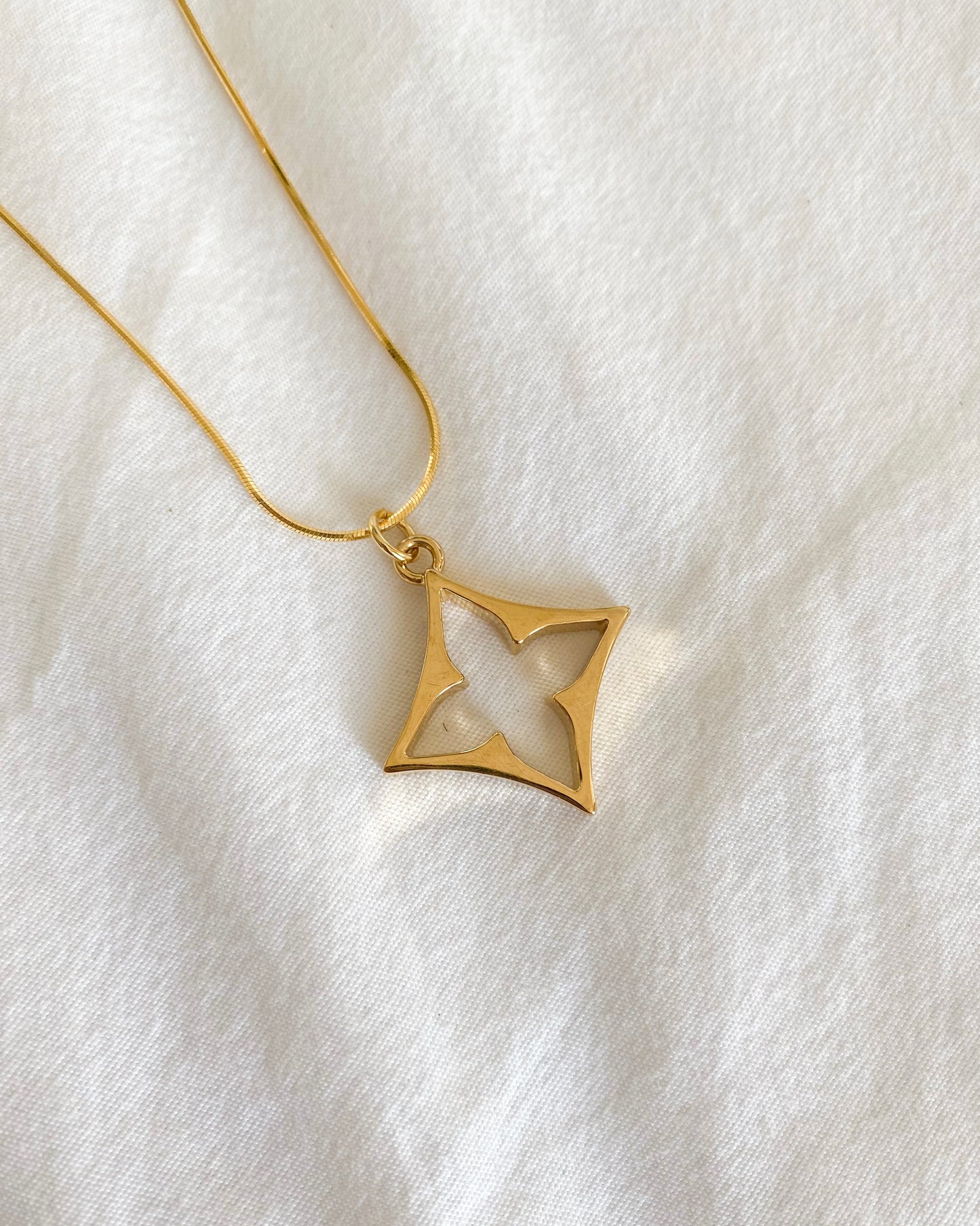 The Fleur (Gold) Necklace