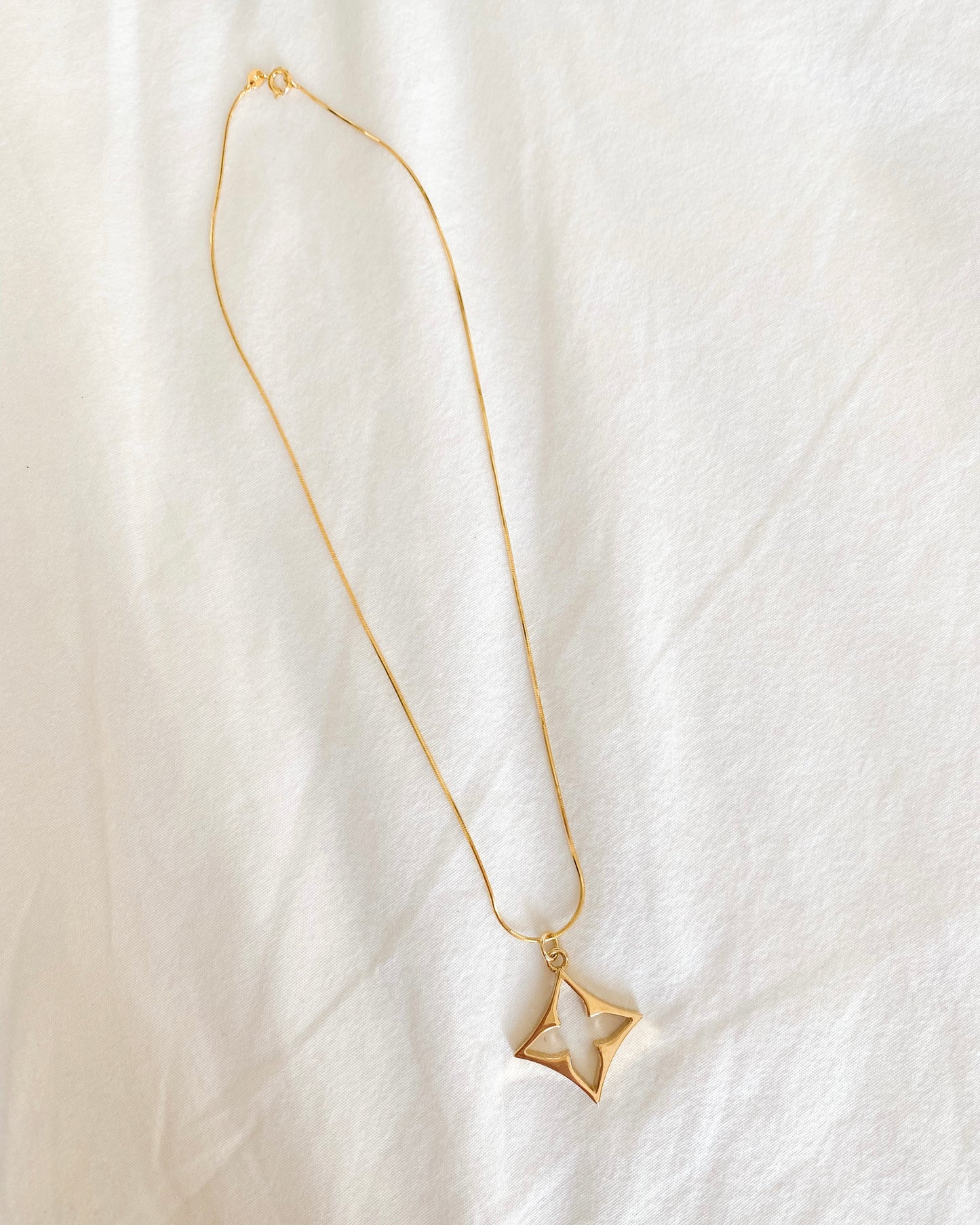 The Fleur (Gold) Necklace
